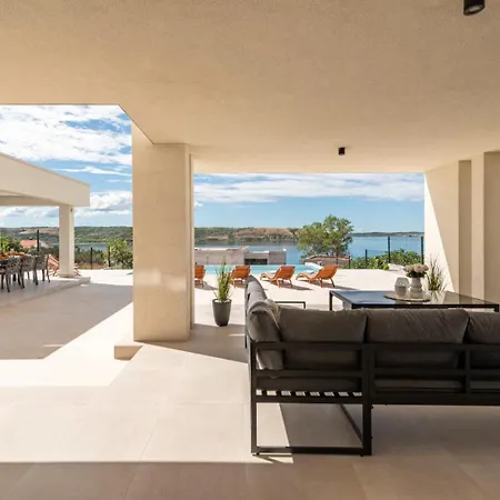 Villa Infinity *